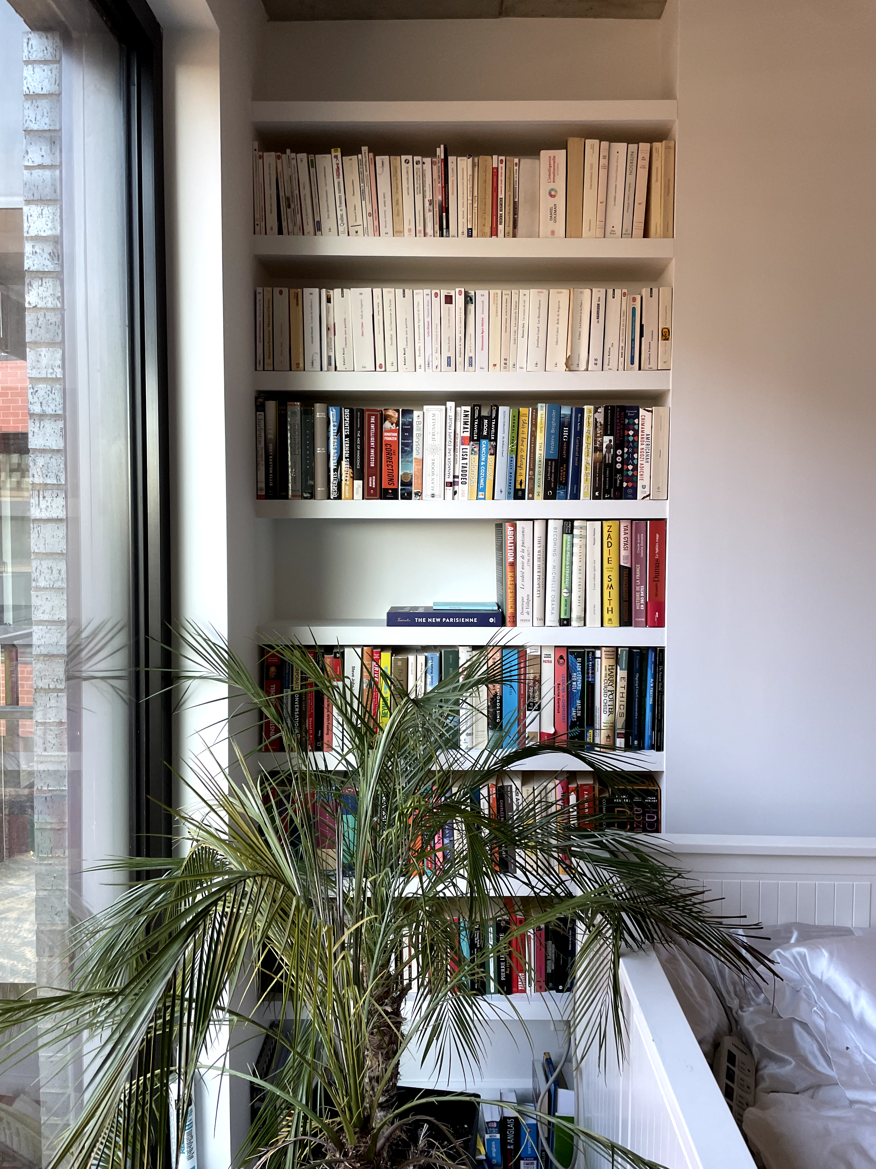 Floating alcove shelves